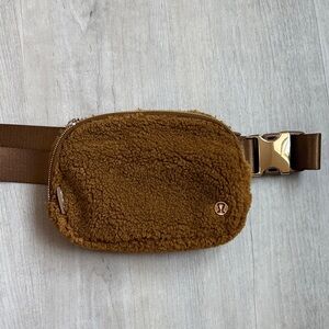 Lululemon Everywhere Belt Bag Fleece Butternut Brown 1L